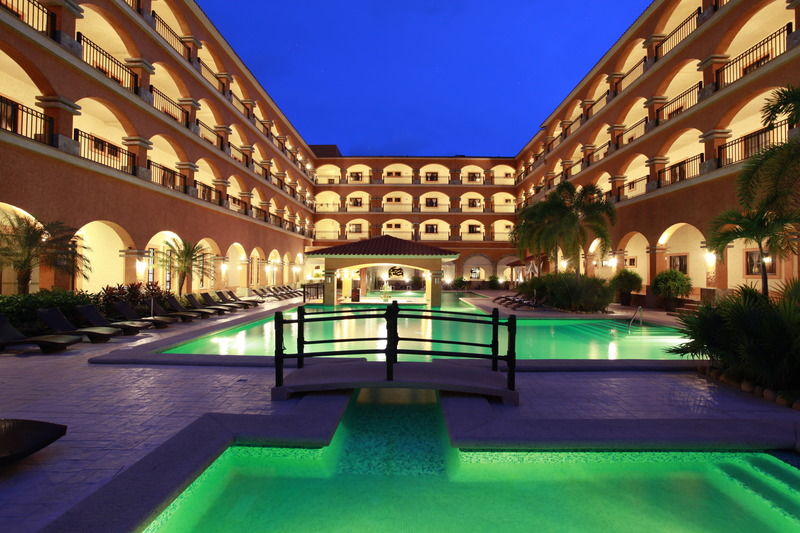 Marina Park Plaza Aparthotel Huatulco Exterior photo